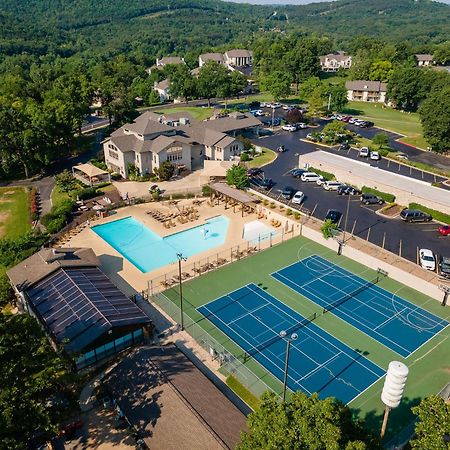 Elegant Lakeside Retreat In Branson Luaran gambar