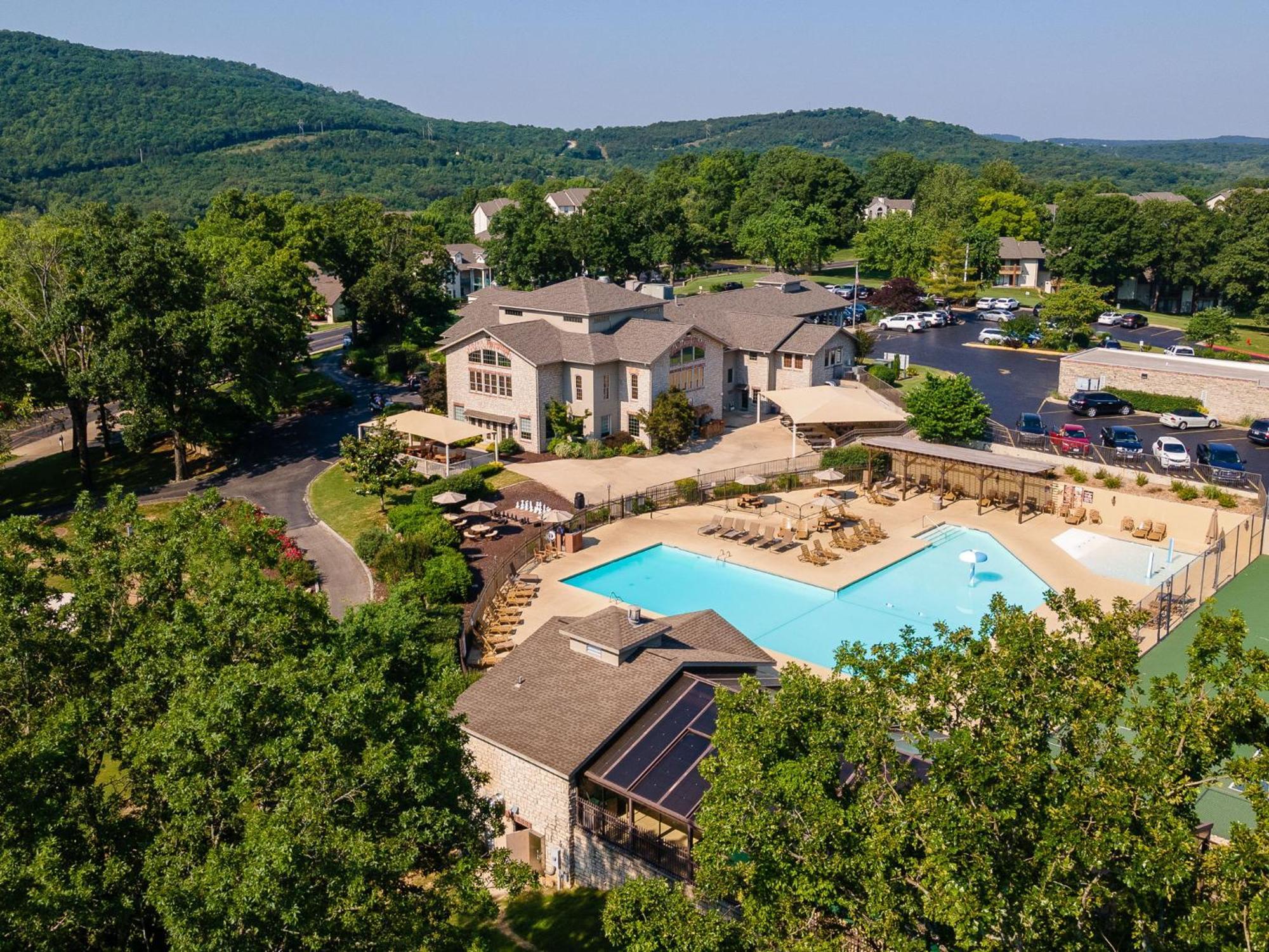 Elegant Lakeside Retreat In Branson Luaran gambar