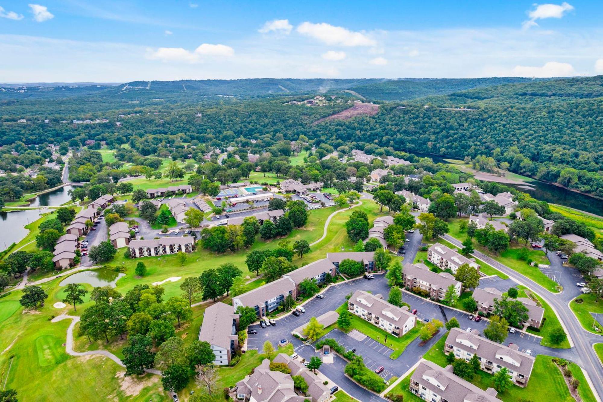 Elegant Lakeside Retreat In Branson Luaran gambar