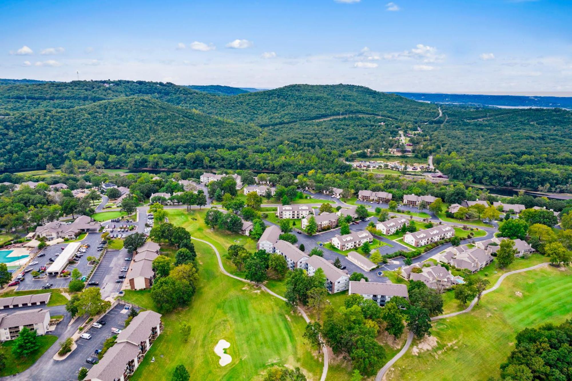 Elegant Lakeside Retreat In Branson Luaran gambar