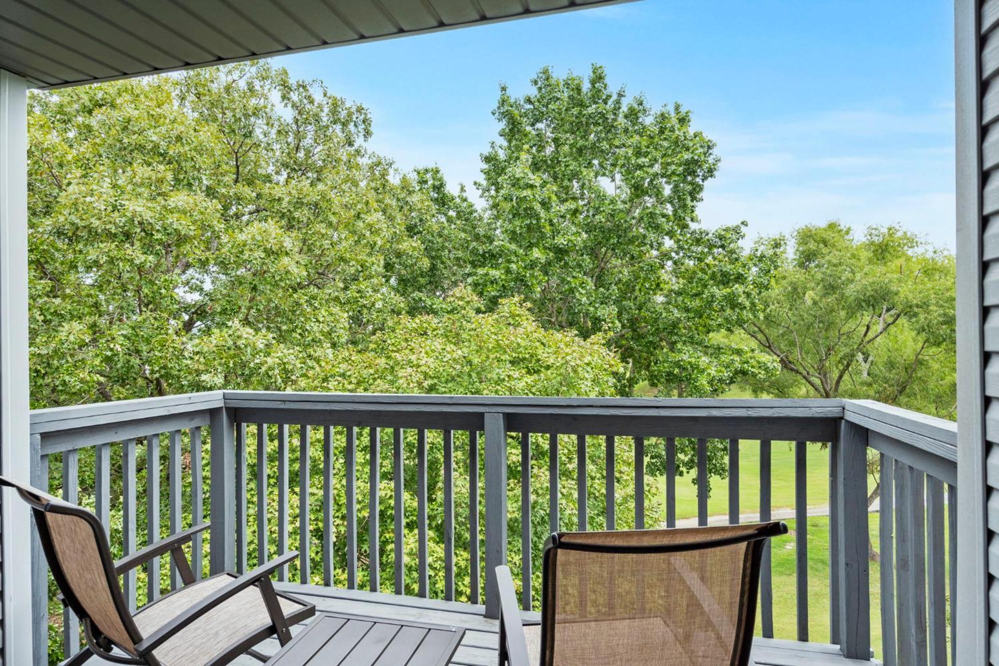 Elegant Lakeside Retreat In Branson Luaran gambar